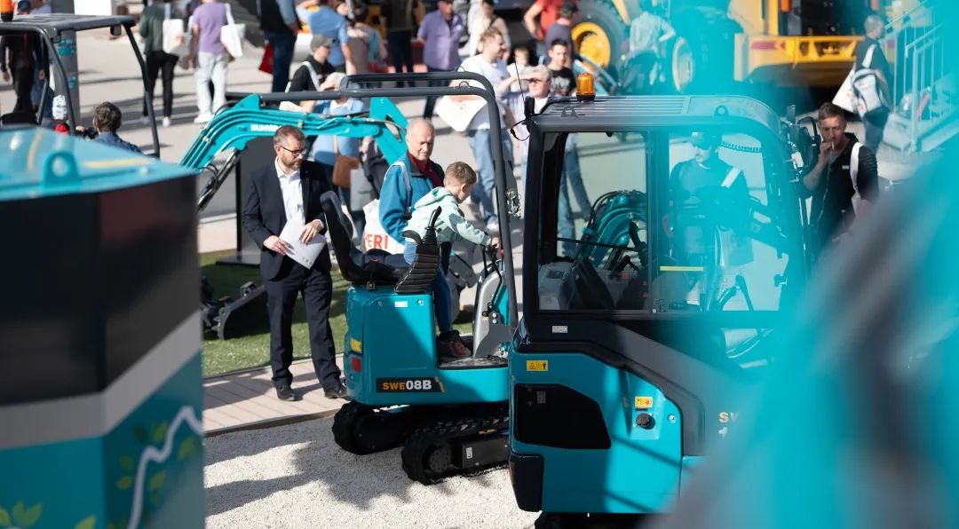 Bauma 2022 | 一组火热现场图带您重温尊龙凯时智能德国宝马展之旅